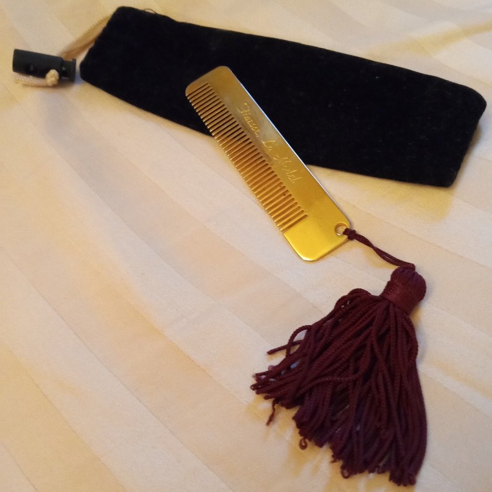 Gold toned hair comb